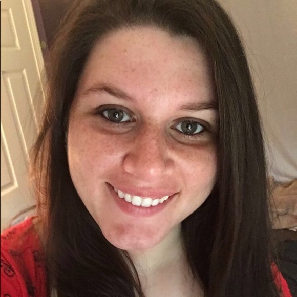 Meet your Posher, Jillian - Picture 1 of 1